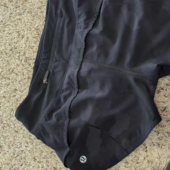 Lululemon - Picture 3 of 4